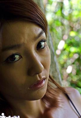 16P Skinny asian teen with petite fanny Ray Ito stripping outdoor