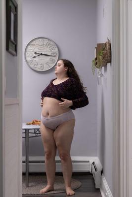 21P Chubby amateur Scarlette shows her big ass & her small tits while dressing