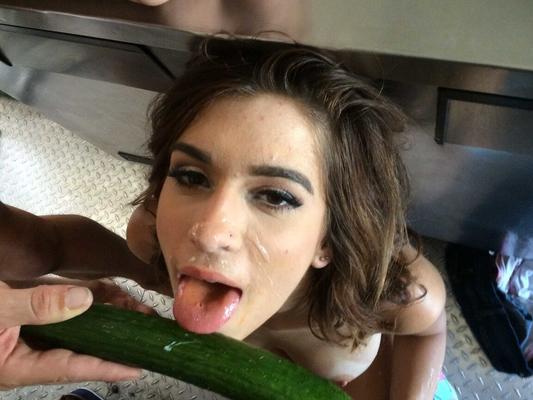 19P Smoothie babe Joseline Kelly gets screwed by her colleague in the van