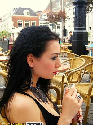 16P Dark haired amateur Ella bangs her guy in POV mode when she's not modelling