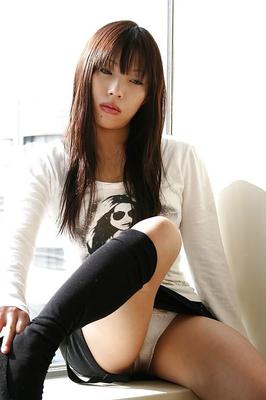 16P Asian teen Asuka Takedal undressing and vibing her shaved gash