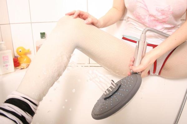 16P Amateur model Vivian pulls down her wet underwear while showering