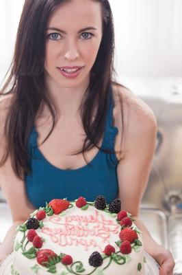 16P Best friends help their gf celebrate her birthday with male stripper and cake
