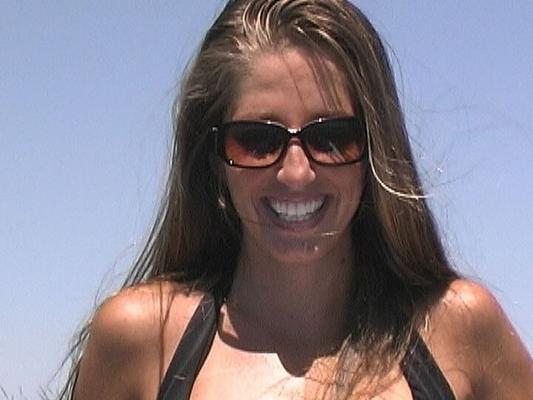 21P Bikini clad Lori Anderson gives an outdoor blowjob and gets her tits jizzed