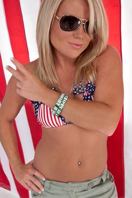 15P Blonde amateur Meet Madden gets totally naked in a safe for work manner