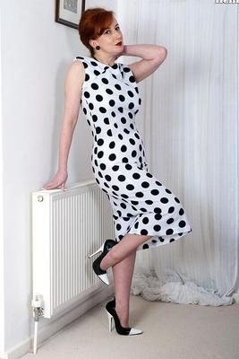 15P Sexy mature Red doffs polkadot dress to bend over & spread in sheer stockings