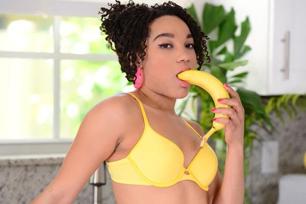 16P Ebony Pixie Minx is sucking this banana and dreaming about dick