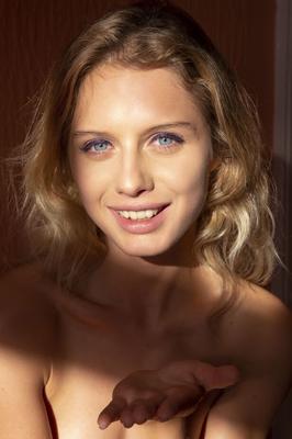 18P Skinny blonde Clarice gets naked over top of a mirror in her bedroom