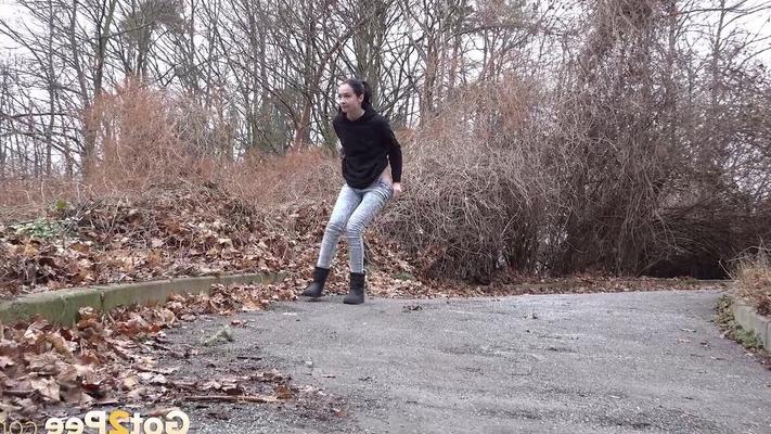 15P Naughty babe Mistika squats and pees in suburbs