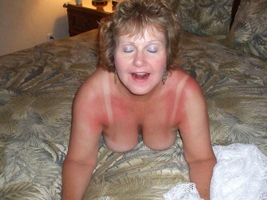 20P Older lady Busty Bliss unleashes her big naturals in the dark of the night
