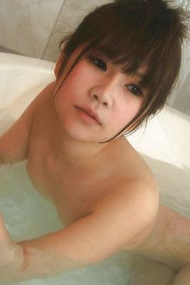 16P Fuckable asian teen with nice ass Mutsumi Kashiwagi taking shower and bath