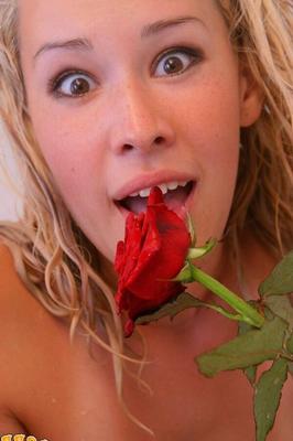 15P Gorgeous & young teen Debbie posing naked with red rose