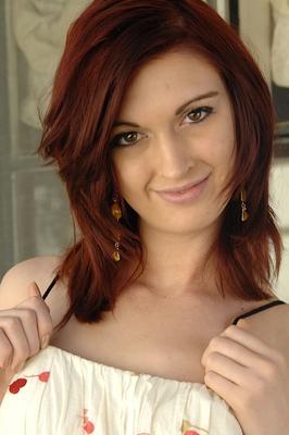 15P Amateur solo girl Alana Rains shows off her spread twat in front of her house