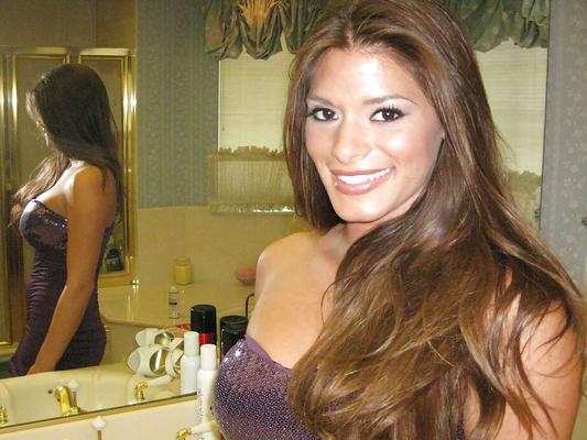 16P Gorgeous MILF with big tits Madelyn Marie takes off clothes to take a shower