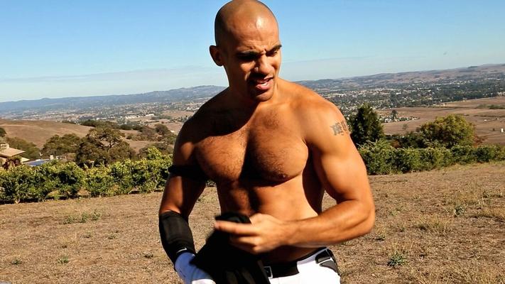 21P Former football player Riddick Stone masturbates in the locker room