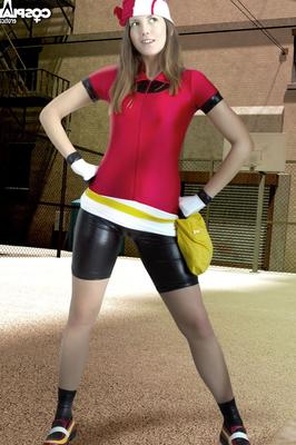 12P Cosplayer Gogo rips open her spandex shorts after going topless