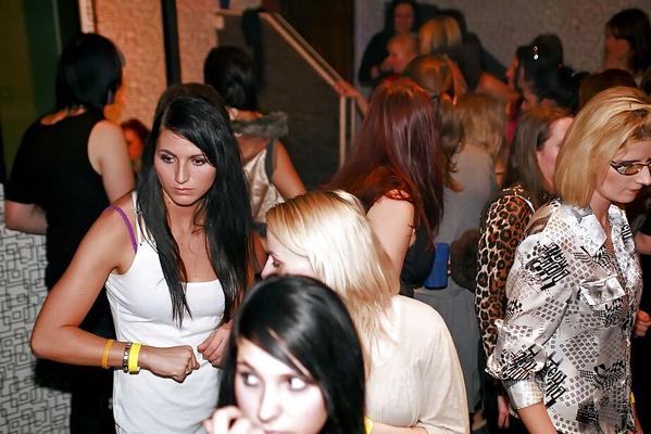 16P Slutty amateur babes getting slammed hardcore at the drunk sex party