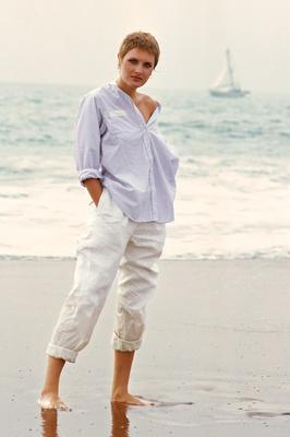 17P Intense centerfold model Denise Crosby posing erotically showing hairy muff