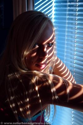 21P Blonde MILF Laura Jane toys her natural tits and pussy in a solo