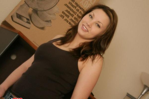 12P Watch as Amy strips and puts tape over her nipples