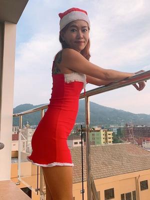 15P Slim Asian girl Sub Suzy flashing a pantyless upskirt in a tight Xmas outfit