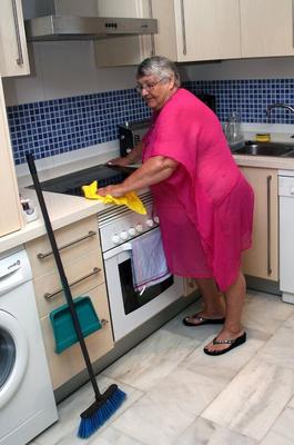 20P Fat UK nan Grandma Libby gets completely naked while cleaning her kitchen