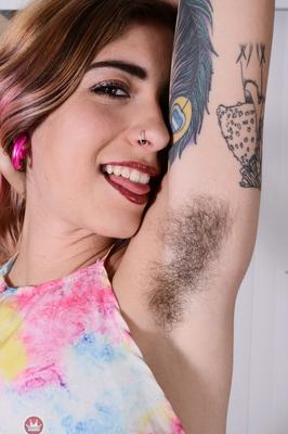 20 Pics Skinny alt Russian Pearl Sage strips and flaunts her super hairy crotch