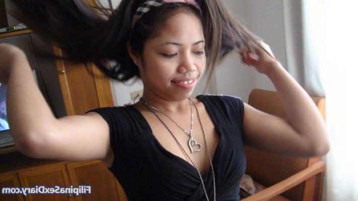 20P Adorable Asian babe Floramie getting fucked and creampied in POV