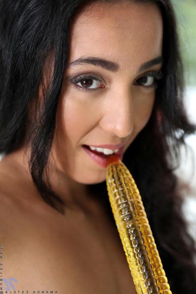 20P Sexy Czech teen Amanda Estela shoves a glass toy into her coochie