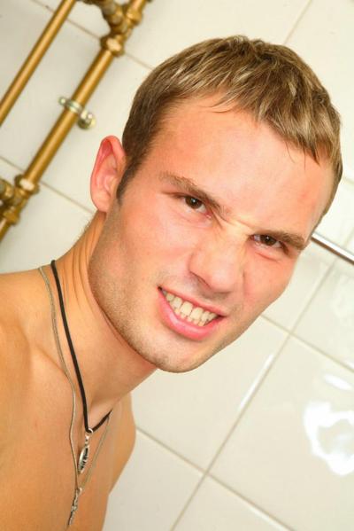 20P Wet amateur girlfriend Laska gets bent over the bathroom sink and screwed
