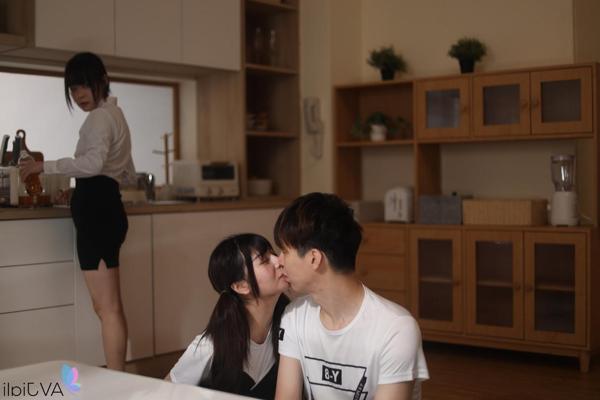 20P Chinese hottie Ranako gets screwed by her boyfriend in doggystyle sex action