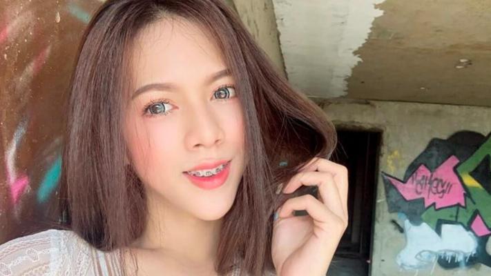20P Hello Ladyboy 