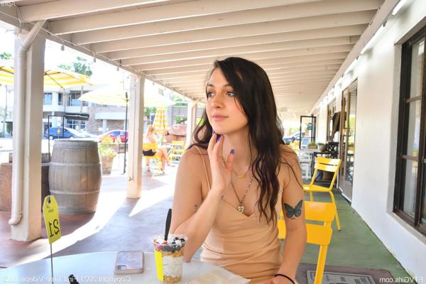 20P Glamour babe April flashes her tiny tits & her shaved pussy in public