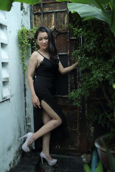 20P Dark-haired Asian babe posing in her provocative outfits in a solo