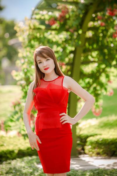 20P Beautiful Asian girl teases in sexy dresses and high heels outdoors