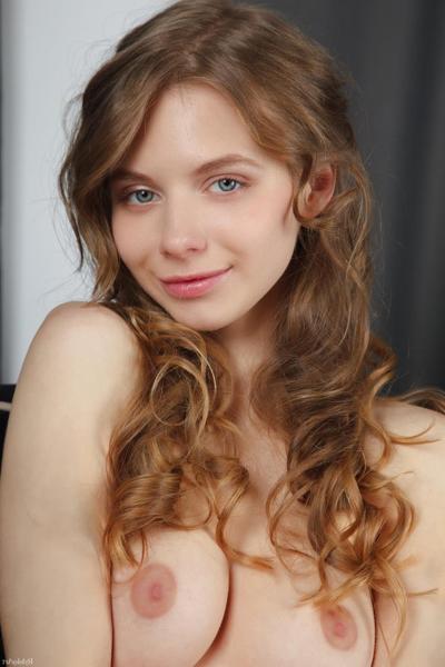 20P Blue eyed angel babe Siya poses naked and teases with her body in a solo