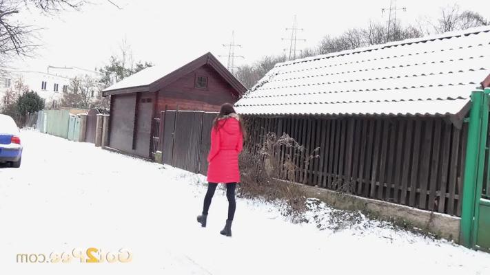 15P Hot MILF Cynthia Vellons gets caught taking a big piss on snow covered ground