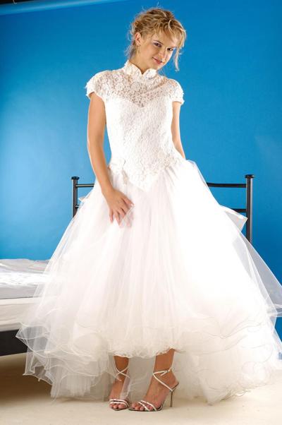 20P Golden-haired beauty Peach A loses her wedding dress & shows her big ass