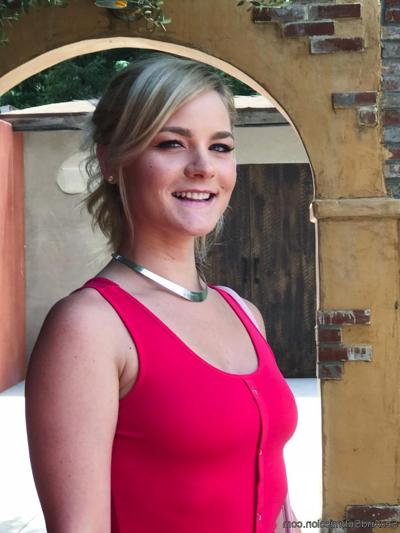 20P Das versaute Amateurmädchen Lisey Sweet wird gefesselt und grob anal gefickt