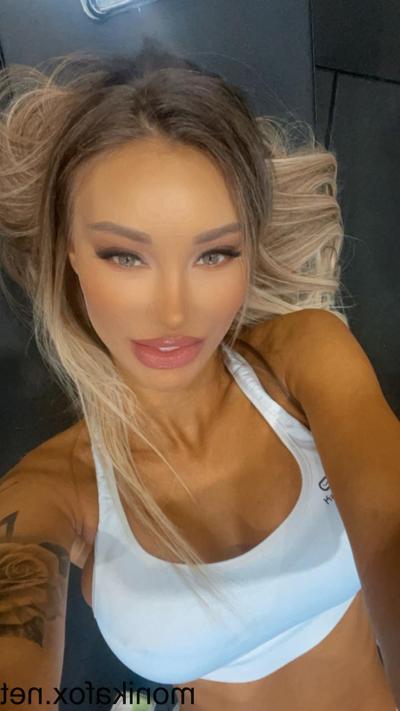 15P Petite babe Monika Fox shows off her big boobs with pierced nipples at the gym