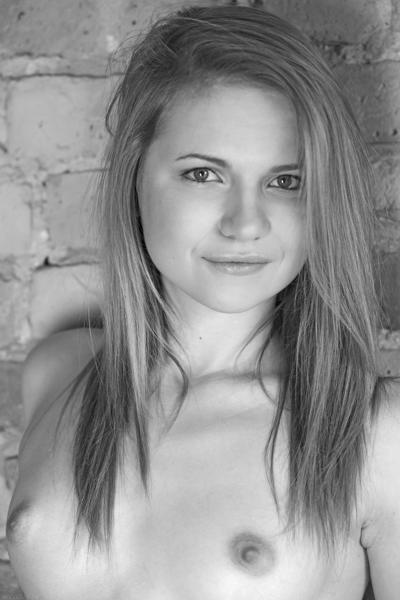 20P Sexy beauty Isabela peels off her white lingerie and poses naked
