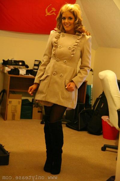 20P Charming teens and MILFs posing shamelessly in a behind the scenes compilation