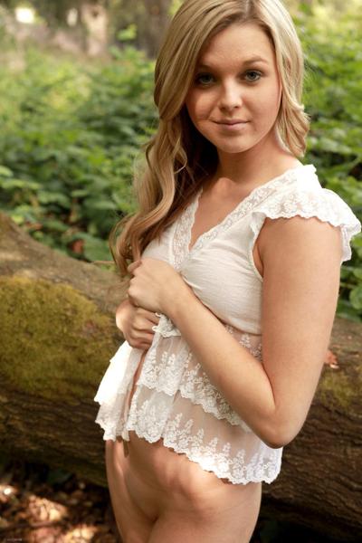 17P Amateur blonde teen with perky breasts Tiffiny climbs a tree & poses naked