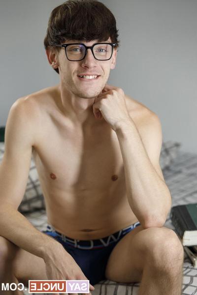 11P Gay hunks Edward Terrant, Ethan Chase & Benjamin Blue have a wild anal 3some