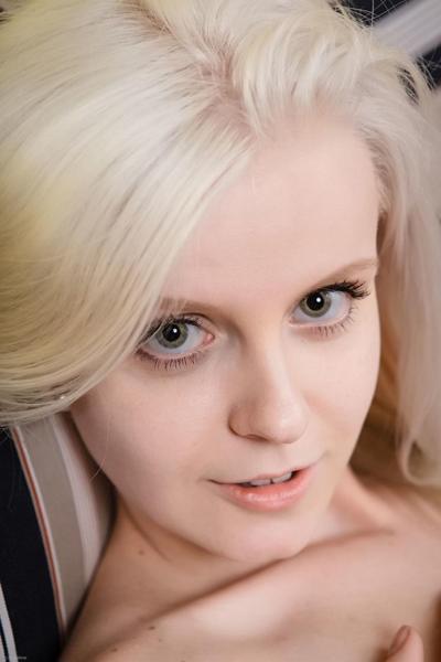 20P Erotic Beauty Andralin