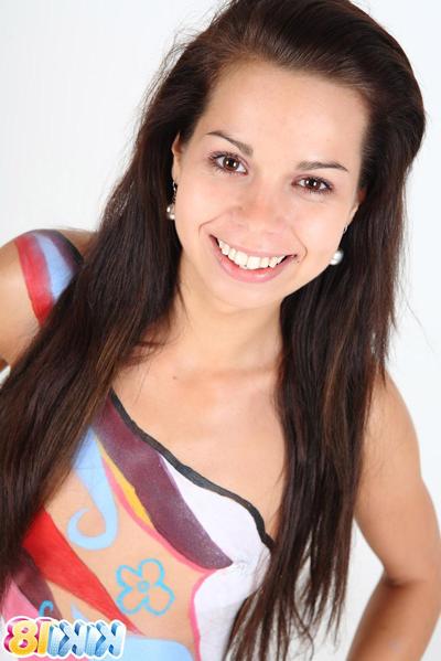 15P Barely legal girl Kiki 18 has her naked body adorned with body paint