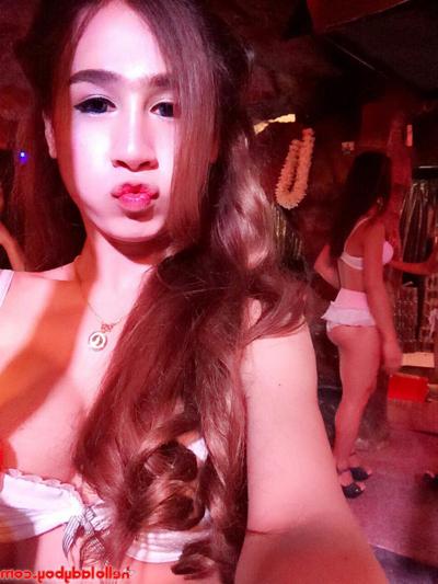 20P Gorgeous ladyboy posing in her sexy outfits and lingerie in a solo