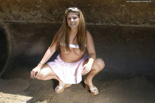16P Astonishing milf Alicia Silver goes outdoors and has sexy time