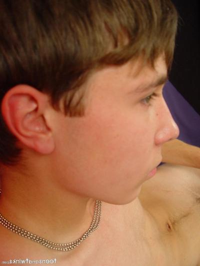 20P Hot twink shows off & jerks his small dick during a sexy bedroom solo