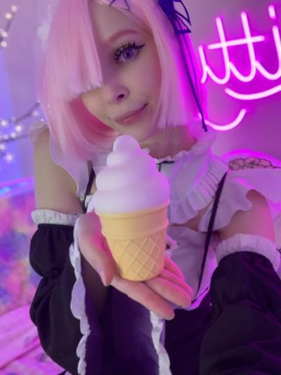 20P Sexy OnlyFans babe Little Kitty poses in her hot maid uniform in a solo